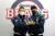 FA 김재호(오른쪽)가 원소속팀 두산과 3년 계약을 마친 뒤 전풍 대표이사와 기념 촬영을 하고 있다. [두산 베어스]