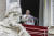 사진은 지난해 12월 8일 교황이 성베드로 광장을 내다보며 메시지를 전하고 있는 모습 [AP=연합뉴스]