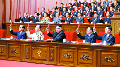 김정은, 핵잠·다탄두로 ‘핵악몽’ 위협…“돈·기술 있을지 의문”