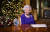 영국 왕실이 지난해 크리스마스에 공개한 엘리자베스 2세 사진. 팬데믹으로 조용하게 보냈다. AP=연합뉴스