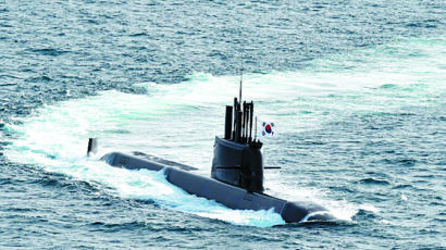 北, 핵탑재 SLBM 개발 공식화에···韓은 "올 SLBM 수중 실험"