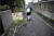 일본 도쿄의 한 골목을 지나는 노인. [AFP=연합뉴스]