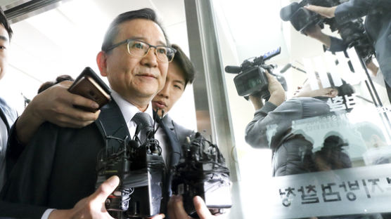 이규원 '김학의 불법 출금' 의혹···2년째 뭉개는 親정권 검사들 