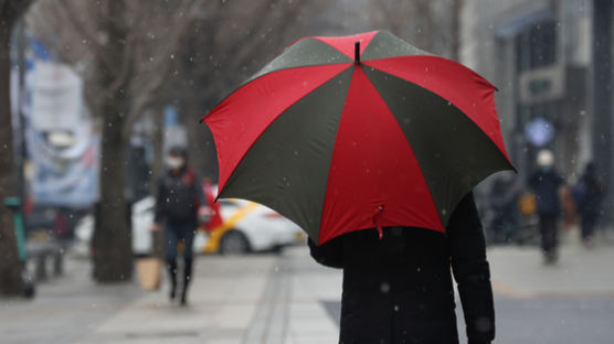 "출근길 우산 챙기세요"…낮 최고기온 10도 안팎 포근