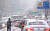 폭설이 내렸던 12일 서울 서초구 교대역 인근 도로가 폭설로 인해 교통체증을 보였다. 뉴스1