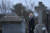 바이든 미국 대통령 당선인이 16일 델라웨어 윌밍턴의 브랜디와인 성당에서 미사에 참석한 뒤 성당을 떠나고 있다.AFP=연합뉴스