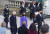 알링턴 국립묘지를 방문한 조 바이든 미국 대통령과 카멀라 해리스 부통령. AP=연합뉴스