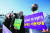 전국 입양가족연대 회원들이 19일 국회 앞에서 문재인 대통령 발언에 항의하는 집회를 갖고 있다. 우상조 기자