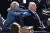 질 바이든 여사가 20일(현지시간) 바이든 대통령의 어깨에 손을 올리고 있다. [AP=연합뉴스]