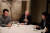 2020년 11월 송영길 국회 외교통일위원장(왼쪽)이 미국 워싱턴 DC에서 크리스토퍼 힐 전 주한 미국대사와 간담회를 하고 있다. / 사진:더불어민주당