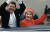 1981년 제40대 미국 대통령 취임식 날 로널드 레이건 대통령과 낸시 레이건 여사가 카퍼레이드를 하고 있다. 이날 낸시 여사가 배우출신답게 강렬한 모직 레드 코트를 입고 손을 흔들고 있다. 사진 백악관 홈페이지