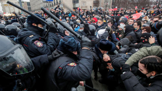 바이든-푸틴 충돌하나…크렘린 "나발니 석방 시위, 美가 부추겨"