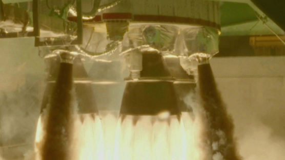 [사진] 누리호 로켓엔진 4기 결합 연소시험 성공