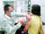 이스라엘에 거주하는 한인이 백신을 접종받는 모습. 중앙포토