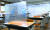 대학수학능력시험을 일주일 앞둔 지난해 11월 26일 부산 남구 분포고등학교 교실에서 업체 관계자들이 반투명 아크릴 재질의 가림막을 책상에 설치하고 있다. 뉴시스