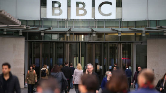中 "위구르 집단강간은 왜곡보도" 아예 BBC 방송 끊었다