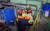 13일 인천시 서구 한 도금업체에서 유독가스에 질식한 근로자가 구조되고 있다. 사진 인천소방안전본부 
