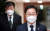 박범계 법무부 장관이 16일 서울 종로구 세종로 정부서울청사에서 열린 영상 국무회의에 참석하고 있다. 뉴스1