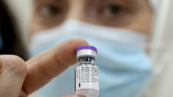 화이자 “남아공발 변이에 백신 효력 감소” 인정