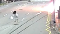 약혼남 구하려 불난 車에 뛰어들어…싱가포르 前여가수 중태