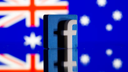 페이스북, 호주서 뉴스 서비스 재개…저커버그 나서 타협 