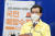 이시종 충북지사가 25일 충북도청에서 신종 코로나바이러스 감염증(코로나19) 백신 접종 계획을 설명하고 있다. [사진 충북도]