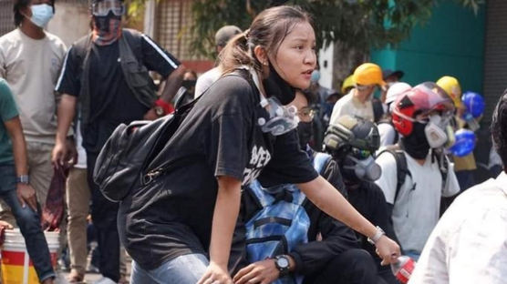 총격 사망한 미얀마 19세 소녀…티셔츠엔 "다 잘 될거야"