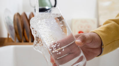 코로나에 '가정용 수돗물' 사용 3% 늘고, 목욕탕 25% 줄고