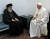 이라크를 방문 중인 프란치스코 교황이 3월 6일 이라크 이슬람 시아파 지도자인 그랜드 아야톨라인 알리 알시스타니를 만나고 있다. AFP=연합뉴스 