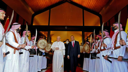 코로나·IS 위험 뚫고 이라크 간 교황