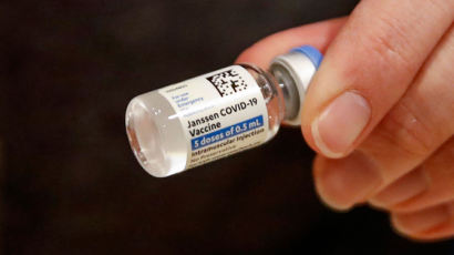 “바이든, J&J 백신 연내 1억 도즈 추가 공급 지시”