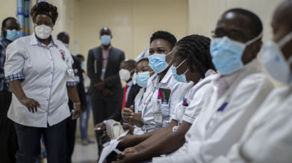 “아프리카, 코로나19 백신 자체 생산 역량 개발해야”