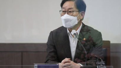 법무부 "'김학의 출금수사' 검사 파견 연장 없어도 충분"