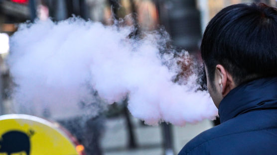 청소년 유혹하는 전자담배, 학생 금연정책 타깃됐다