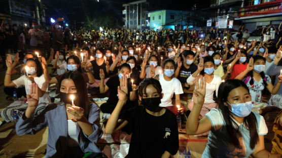 로이터 "미얀마 양곤 시위대 최소 14명 숨져…누적사망 100명"