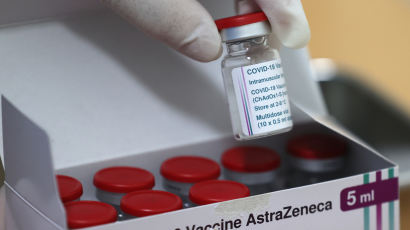 [속보] 유럽의약품청 "아스트라 백신, 혈전 유발 징후 없다"