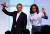 버락 오바마(왼쪽)와 미셸 오바마는 미국 역사상 최초의 흑인 대통령이자 영부인이다. 미셸은 2015년 "백악관에서도 인종차별의 고통은 피하지 못하고 있다"고 털어놓기도 했다. AFP=연합뉴스