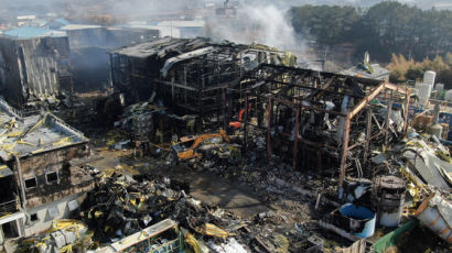 충남 논산 전자부품 공장 폭발로 화재… 1명 숨져