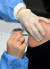 10일 대전 유성구보건소에서 의료진이 접종 대상자에게 아스트라제네카(AZ) 백신을 신중히 접종하고 있다. 프리랜서 김성태