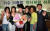 2006년 8월 성균관대에서 열린 학위 수여식에서 자리를 함께한 한혜진·현숙· 하춘화·이혜리· 인순이·설운도 (왼쪽부터).