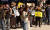 20일(현지시간) 미국 피츠버그에서 열린 인종혐오 반대 시위에 참여한 한국계 배우 샌드라 오가 확성기를 들고 발언하는 모습. [미국 CBS 캡쳐]