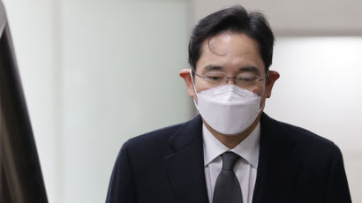 수술받은 이재용…삼성 합병 의혹 재판 4월로 한 달 연기