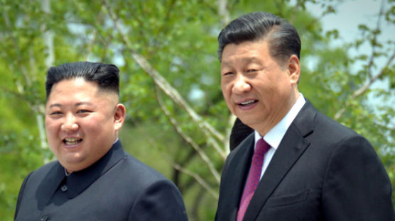 시진핑 “훌륭한 생활 마련해줄 용의” 김정은 "적대세력에 대처"