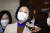 23일 국회 열린민주당을 예방한 박영선 더불어민주당 서울시장 후보가 예방을 마친 뒤 취재진들의 질문에 답하고 있다. 오종택 기자