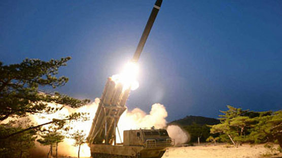 외신 “북한, 지난 일요일 단거리 미사일 2발 발사”