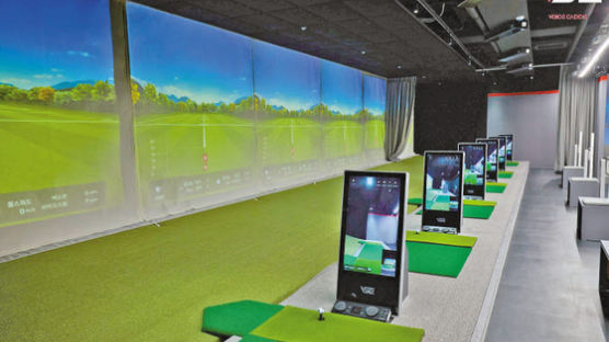 [golf&] 쉽고 효율적인 골프 시뮬레이터 ‘보이스캐디 VSE’ 선보여