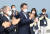 문재인 대통령이 25일 오후 전남 고흥군 나로우주센터에서 누리호 1단 종합연소시험을 참관한 뒤 박수치고 있다. 연합뉴스