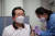 정세균 국무총리가 26일 서울 종로구보건소에서 아스트라제네카(AZ)사의 신종 코로나바이러스 감염증(코로나19) 백신을 맞고 있다. 뉴스1