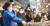 지난 26일 서울 마포구 망원시장 유세에 나섰던 박영선 더불어민주당 서울시장 후보(맨왼쪽)과 정청래 민주당 의원(왼쪽 둘째). [유튜브 정청래TV떴다 캡처]