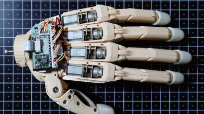 [월간중앙] ZOOM UP | 쇳소리 사라진 로봇 팔 제작소 ‘만드로’ 